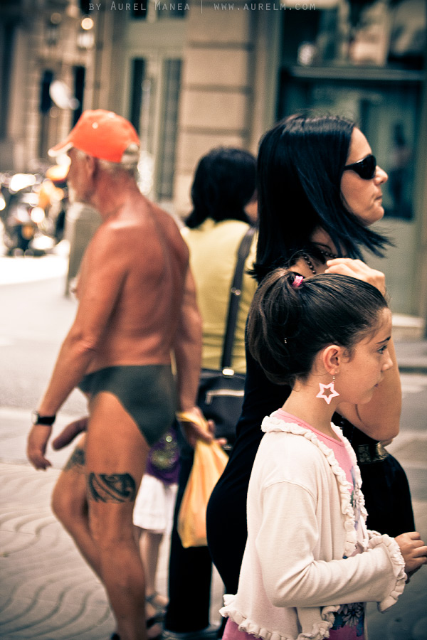 Barcelona-naked-old-man-with-tattoos-05